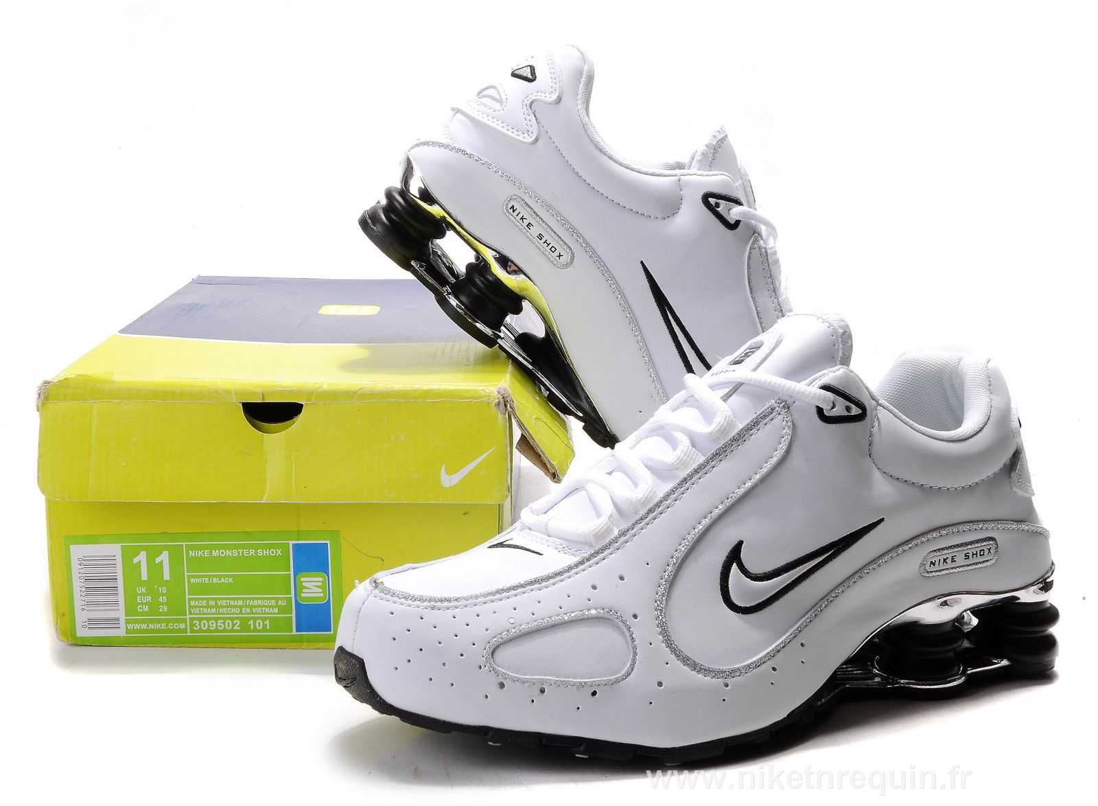 Blanc Et Noir Nike Shox Nouvelles